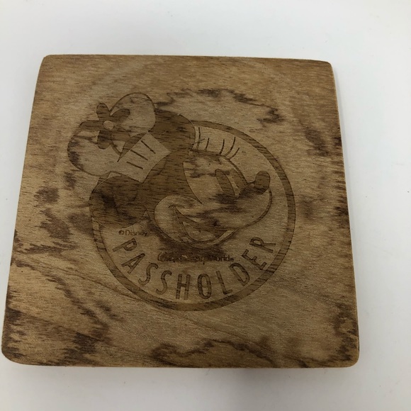 Disney World Passholder Minnie Wooden Coaster Set - Picture 7 of 11